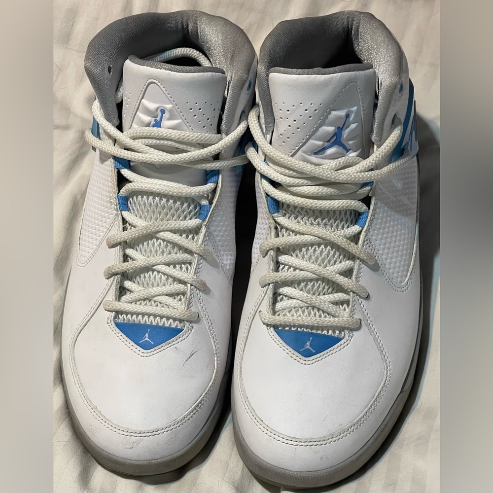 Air Jordan Men's inclines white and blue sz 10.5